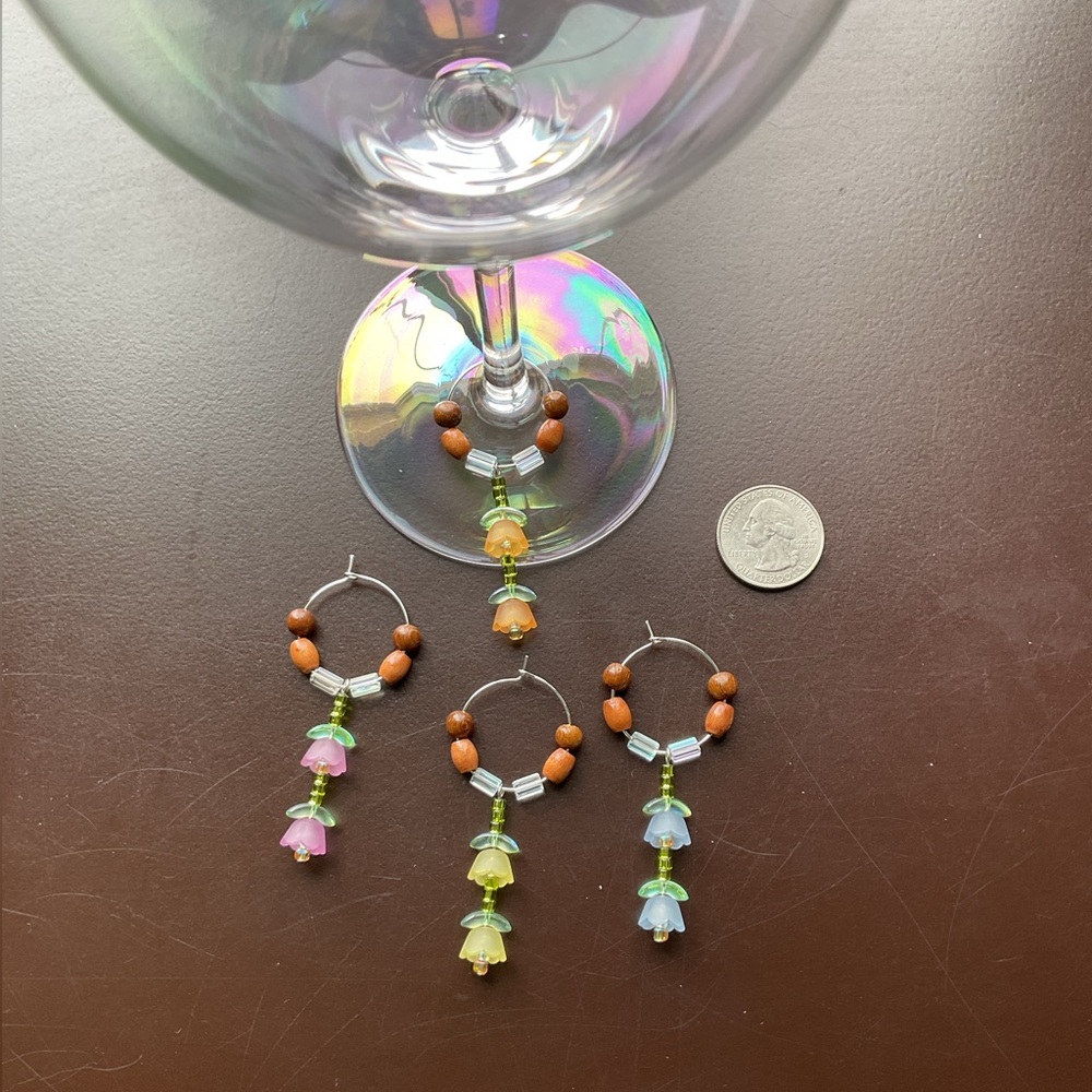 Wine Charms (x4) - drop flowers